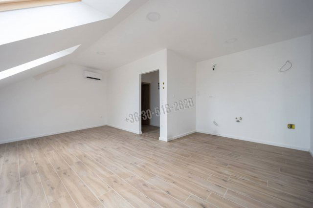 Eladó téglalakás, Vácon, Rév közben 76.5 M Ft, 2 szobás