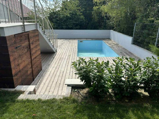 Eladó családi ház, Balatonfüreden, Muskátli utcában 295 M Ft