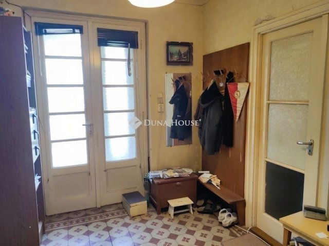 Eladó családi ház, Vecsésen 120 M Ft, 4 szobás