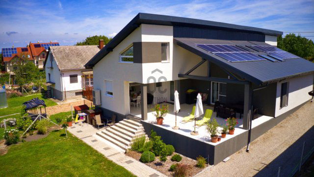 Eladó családi ház, Zamárdiban 285 M Ft, 5 szobás