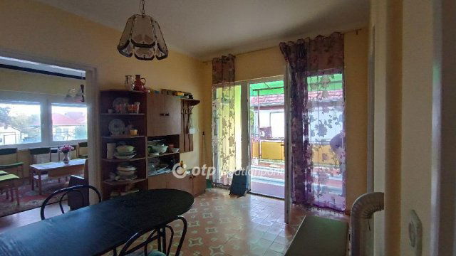 Eladó családi ház, Siófokon 100 M Ft, 4 szobás