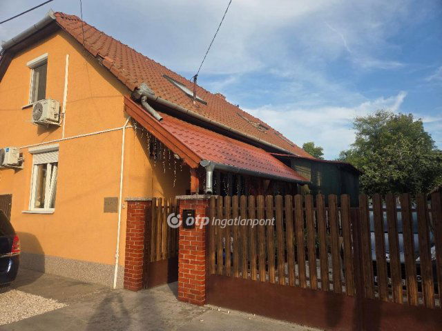 Eladó családi ház, Szolnokon 55.5 M Ft, 4 szobás