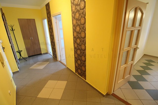 Kiadó téglalakás, albérlet, Szegeden, Árvíz utcában, 2 szobás