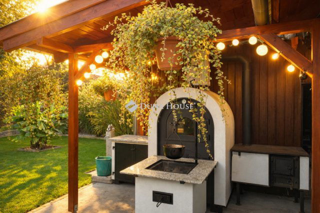 Eladó családi ház, Nagykőrösön 109.9 M Ft, 5 szobás