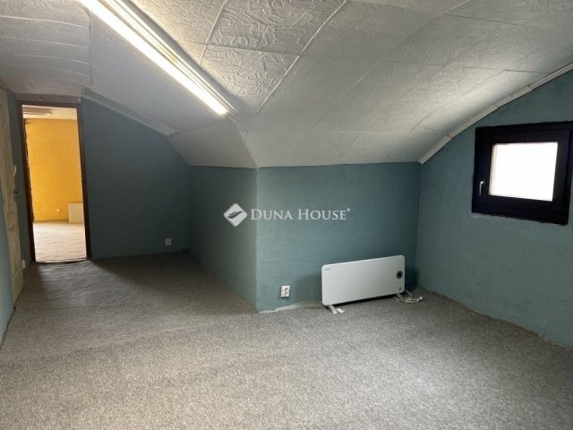 Eladó családi ház, Székesfehérvárott 71.99 M Ft, 6 szobás