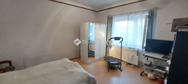Eladó családi ház, Szárligeten 85 M Ft, 4 szobás