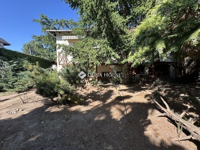 Eladó családi ház, Budapesten, X. kerületben 160 M Ft, 6 szobás