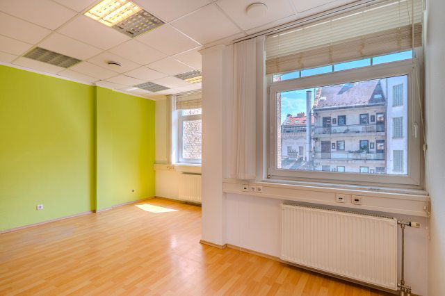 Eladó iroda, Budapesten, VIII. kerületben, Kőfaragó utcában
