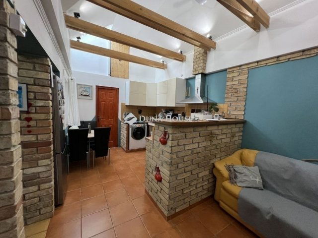 Eladó családi ház, Balatonalmádiban 74.6 M Ft, 3 szobás