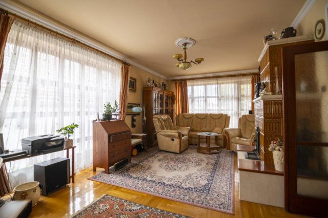 Eladó családi ház, Vecsésen 165 M Ft, 5 szobás