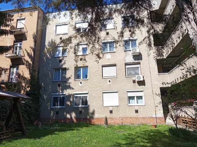 Eladó téglalakás, Miskolcon, Latabár Endre utcában 24 M Ft