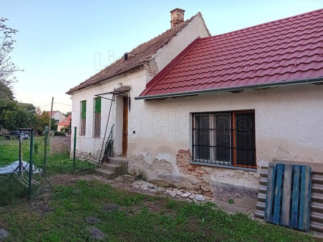 Eladó családi ház, Zalaszentgróton 12 M Ft, 3 szobás