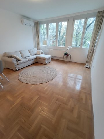 Eladó téglalakás, Budapesten, III. kerületben, Váradi utcában