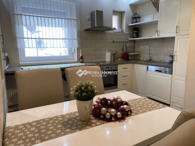 Kiadó téglalakás, albérlet, Kecskeméten 320 E Ft / hó