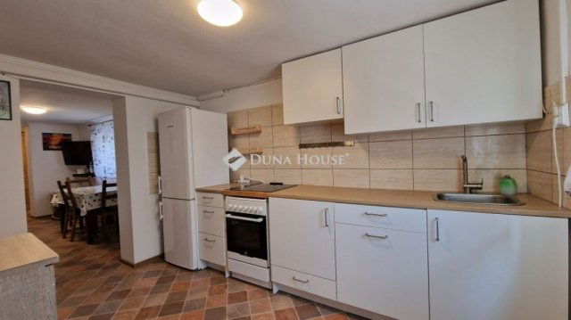 Eladó téglalakás, Dunakeszin 32.9 M Ft, 3 szobás