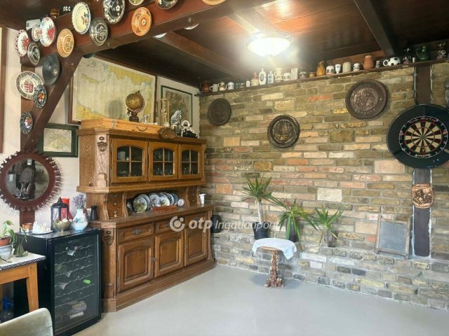 Eladó családi ház, Halászin 148.5 M Ft, 5 szobás