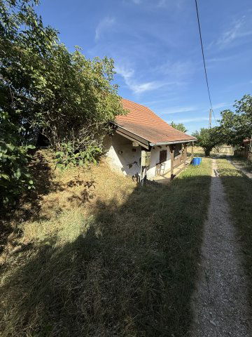 Eladó nyaraló, Csákváron 9.9 M Ft, 2 szobás