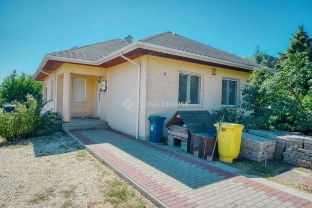 Eladó családi ház, Gyálon 132.9 M Ft, 4 szobás