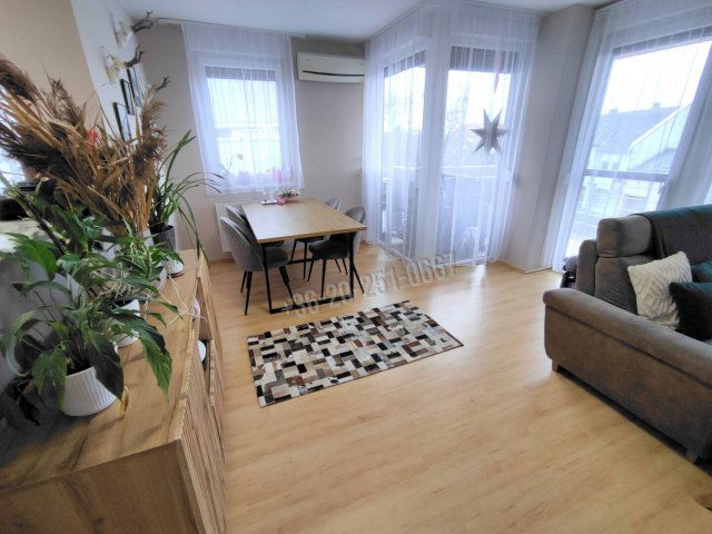 Eladó téglalakás, Mohácson 52.5 M Ft, 3 szobás