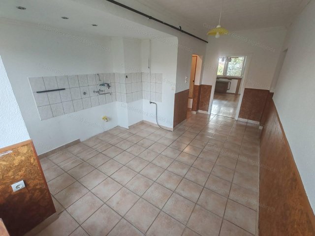 Eladó téglalakás, Gödöllőn 74.9 M Ft, 3 szobás