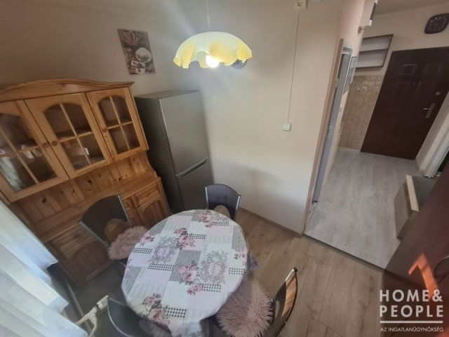 Eladó téglalakás, Szegeden 40.2 M Ft, 2 szobás