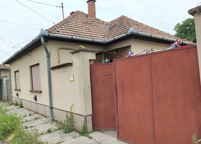 Eladó családi ház, Jánoshalmán 10 M Ft, 3 szobás