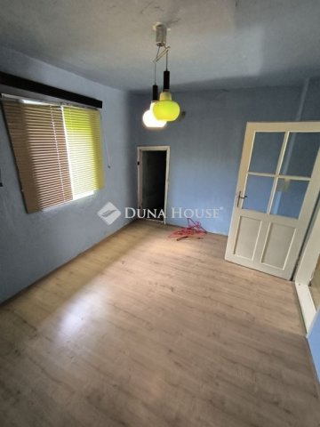 Eladó családi ház, Tiszaszőlősön 19.499 M Ft, 2 szobás