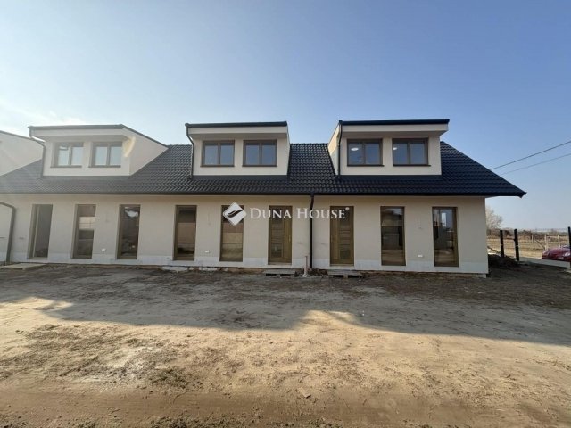 Eladó ikerház, Turán 53.9 M Ft, 3 szobás / költözzbe.hu