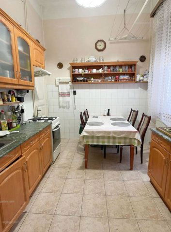 Eladó téglalakás, Budapesten, VIII. kerületben, József utcában