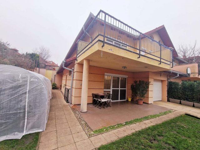 Eladó ikerház, Dunakeszin 190 M Ft, 6 szobás