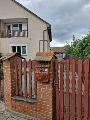 Eladó ikerház, Debrecenben 79.9 M Ft, 5 szobás