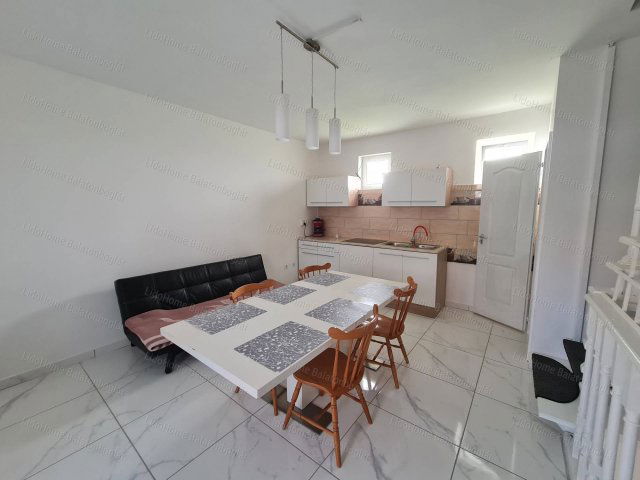 Eladó téglalakás, Balatonlelleén 49.9 M Ft, 3 szobás