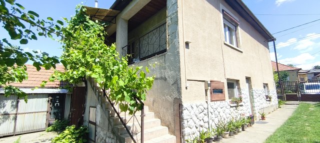 Eladó családi ház, Szomolyán 39.5 M Ft, 3 szobás