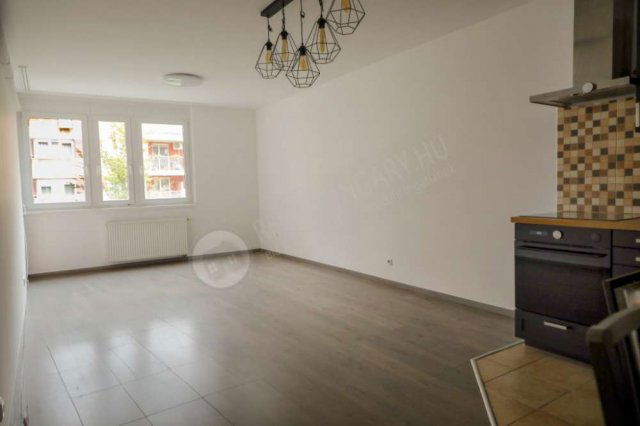 Kiadó téglalakás, albérlet, XVIII. kerületben, Csörgőfa utcában