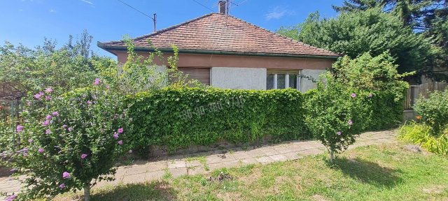 Eladó családi ház, Dunaújvárosban 39.95 M Ft, 2+1 szobás