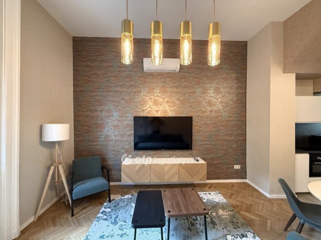 Eladó téglalakás, Budapesten, VI. kerületben 99 M Ft, 1+1 szobás