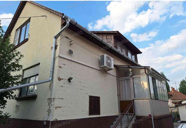 Eladó családi ház, Kecskeméten 64.9 M Ft, 5 szobás