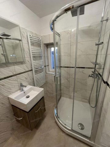 Kiadó ikerház, albérlet, Kecskeméten 650 E Ft / hó, 5 szobás