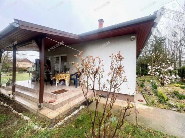 Eladó családi ház, Cserkeszőlőn 44.9 M Ft, 3 szobás