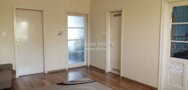 Eladó családi ház, Kisbéren 78.5 M Ft, 5 szobás