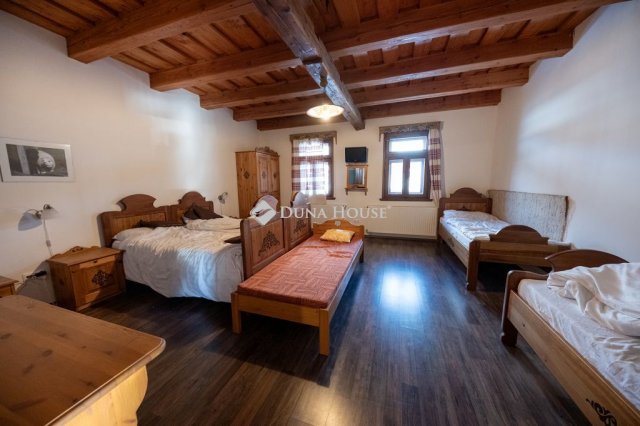 Eladó családi ház, Nőtincsen 186.5 M Ft, 8 szobás