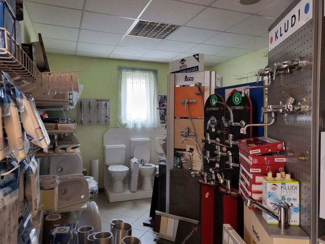 Eladó üzlethelyiség, Gyenesdiáson 160 M Ft