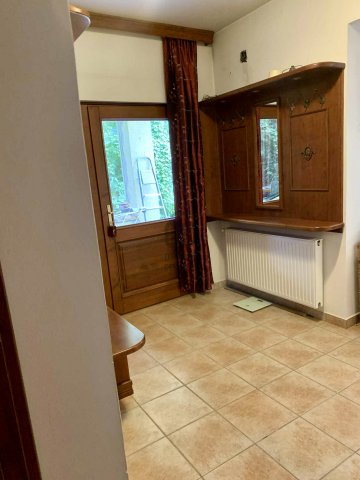 Eladó családi ház, Solymáron 184.99 M Ft, 8 szobás