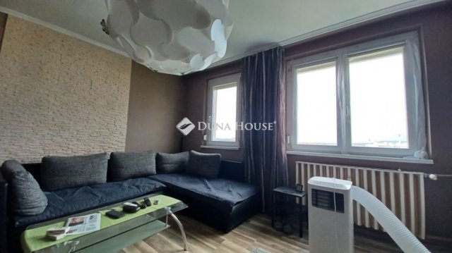 Eladó panellakás, Balatonfüreden 49.9 M Ft, 2 szobás