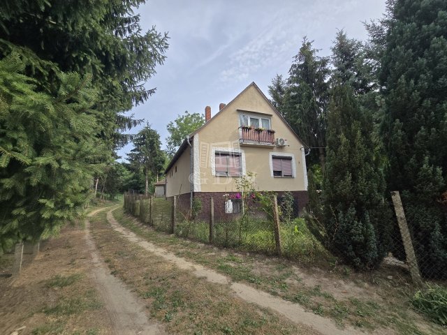 Eladó családi ház, Nemesdéden 39.5 M Ft, 6 szobás