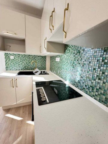 Eladó panellakás, Pécsett 51.9 M Ft, 3 szobás