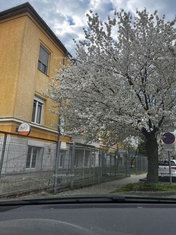 Eladó üzlethelyiség, Szolnokon, Baross utcában 175 M Ft