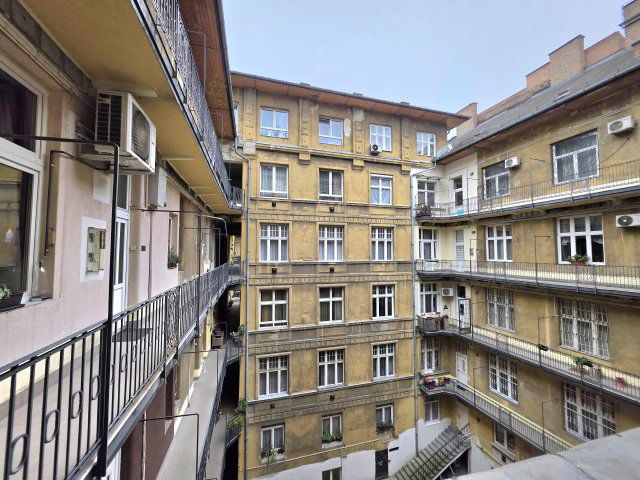 Eladó téglalakás, Budapesten, VIII. kerületben 89 M Ft, 3 szobás