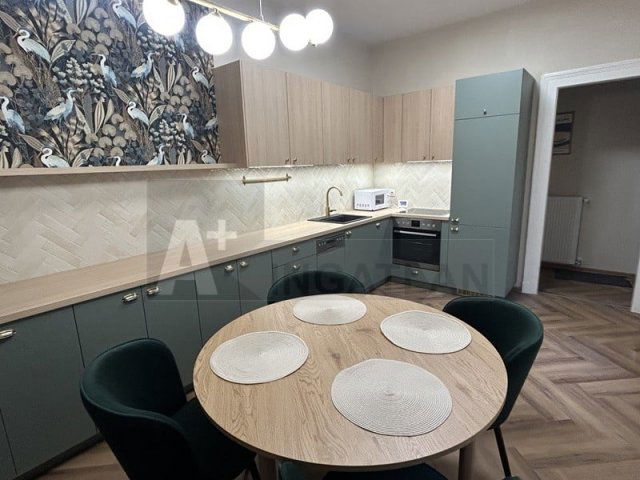 Kiadó téglalakás, albérlet, Szegeden 300 E Ft / hó, 2 szobás