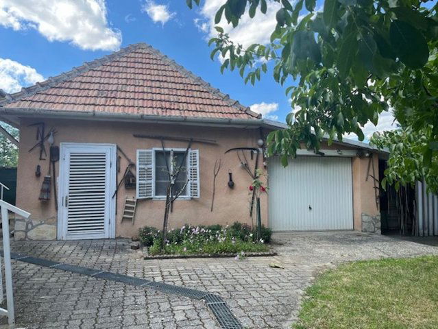 Eladó családi ház, Taksonyon 71.9 M Ft, 2 szobás
